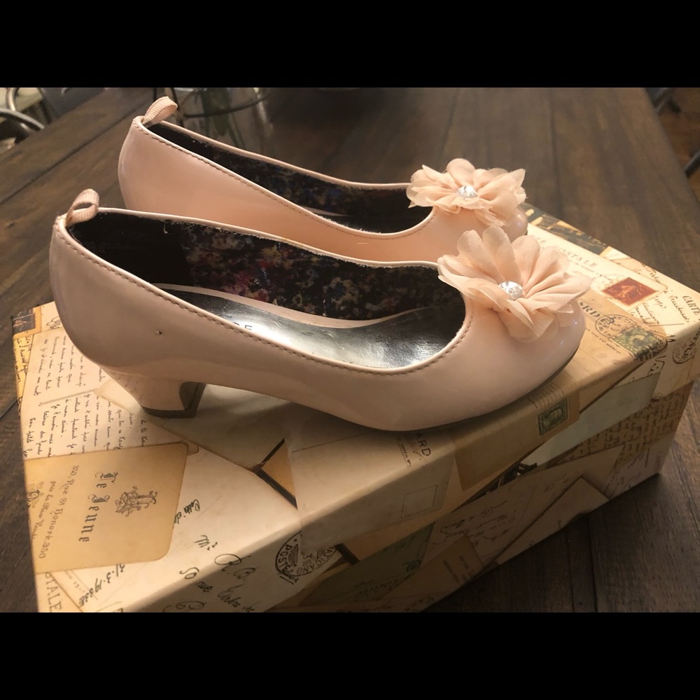 Girls Dress Shoes 👠